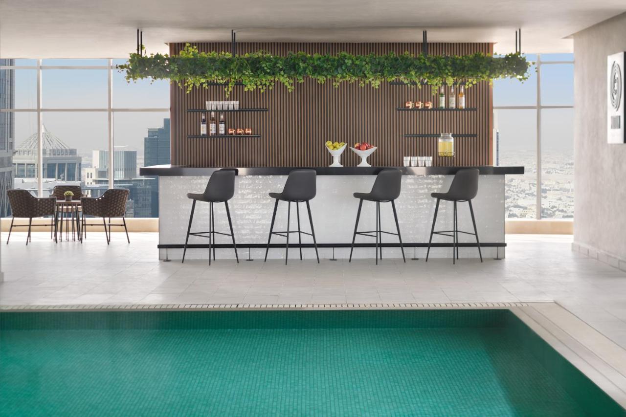 Element By Westin West Bay Doha Hotell Exteriör bild The Sky Bar