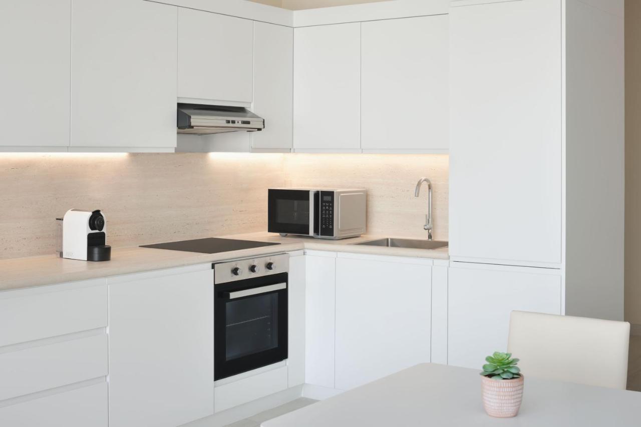 Element By Westin West Bay Doha Hotell Exteriör bild A modern kitchen